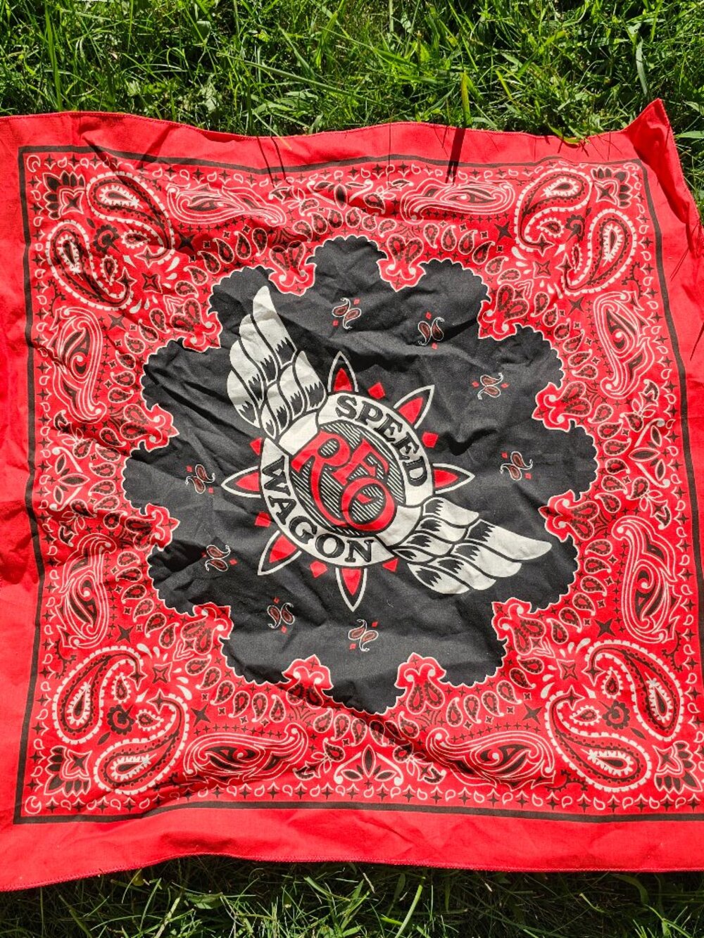 Vintage REO Speedwagon Bikercore Dadcore Western Indie Alt Red & Black Bandana